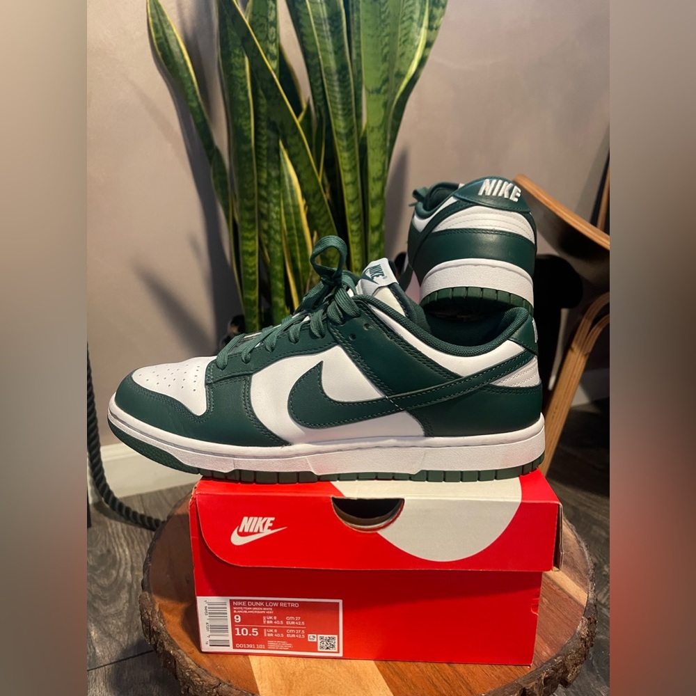 Nike DUNK Low Retro (Michigan State)